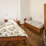 Central Guesthouse Five Corners
